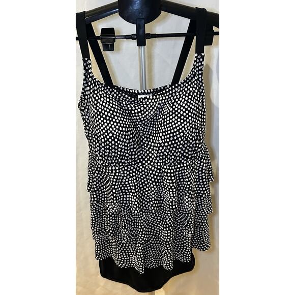 St. John's Bay Other - NWT St. John's Bay Secretly Slender Polka Dot One-Piece Swimsuit size 20W